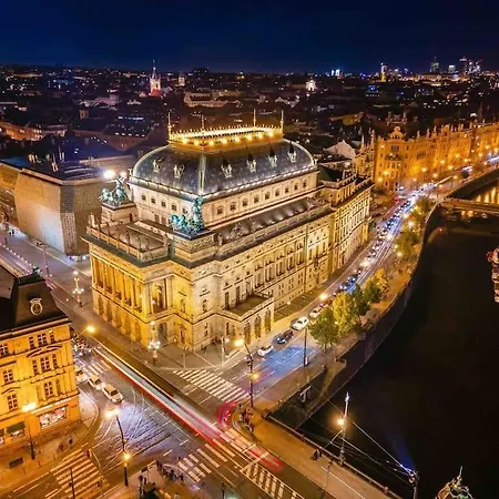 Fabulous River View Studio In The Heart Of Lägenhet Prag