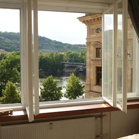 Fabulous River View Studio In The Heart Of Apartment Prague