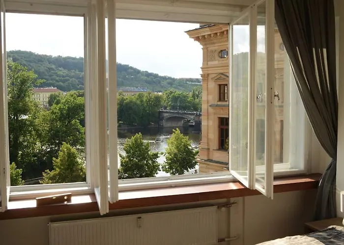 Fabulous River View Studio In The Heart Of Apartment Prague